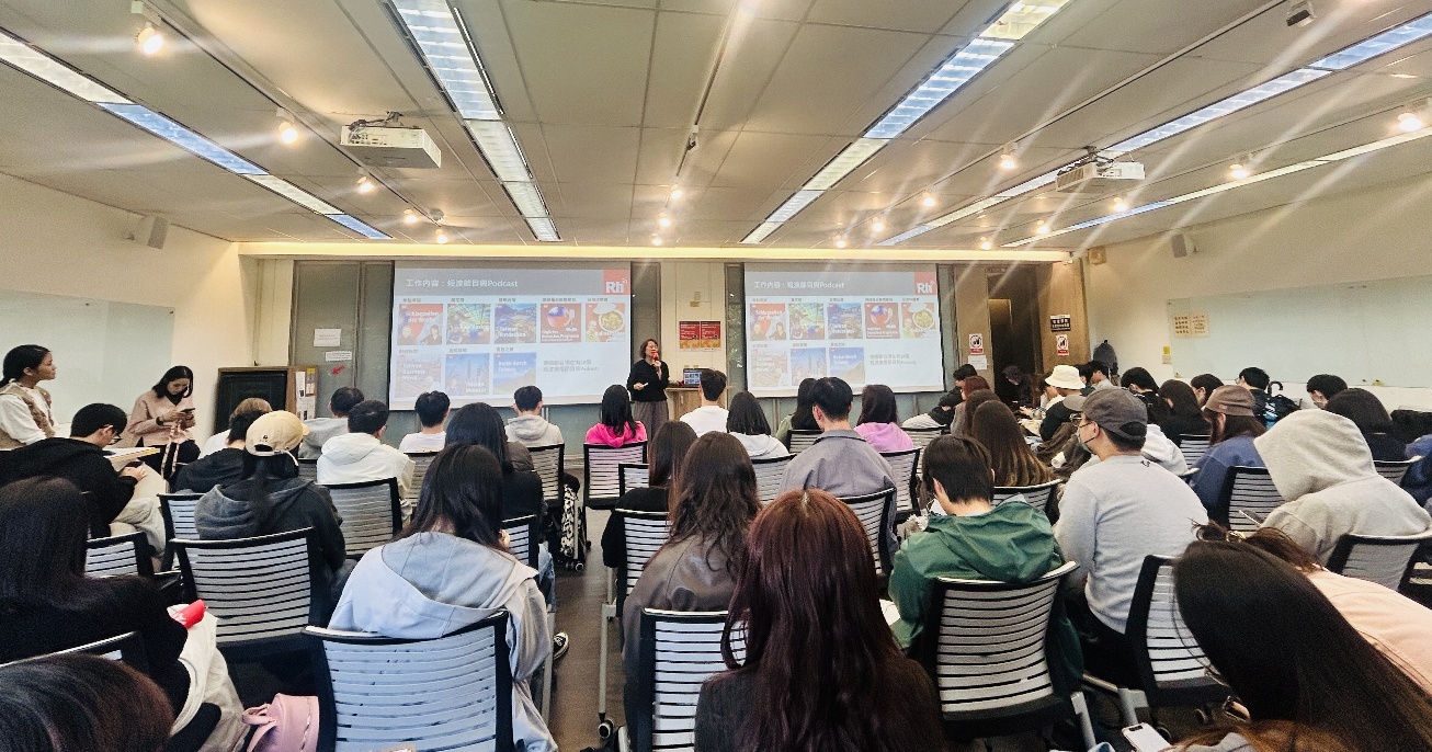 邱璧輝主持人分享「我的外語記者生涯」，啟發學生國際視野(圖一)。