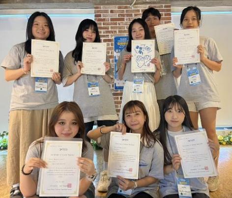 國際企業英語學士學位學程學生於韓國濟州島參加「人工智慧國際行銷比賽」,勇奪「全球影響特賞」。