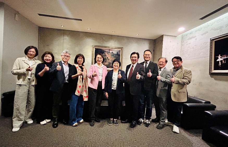 教育部青年發展署陳雪玉署長(左六)、與實踐大學師長合影