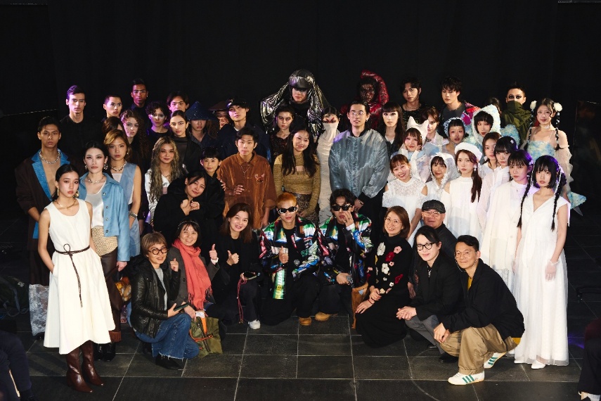 新銳設計師與師長合照