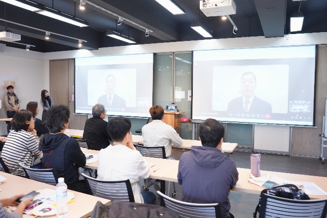 韓國教師於臺北市濱江實驗國民中學之課堂進行試教