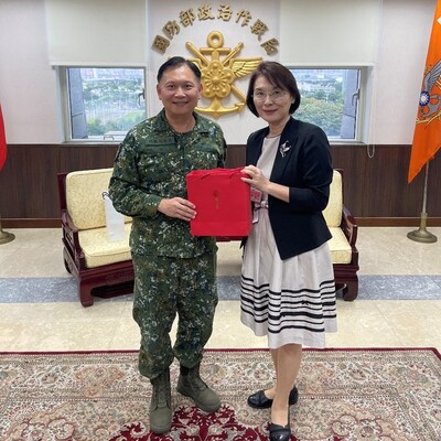 實踐大學洪久賢校長拜會國防部政戰局史順文局長 深化鄰里關係 共促軍民合作圖片