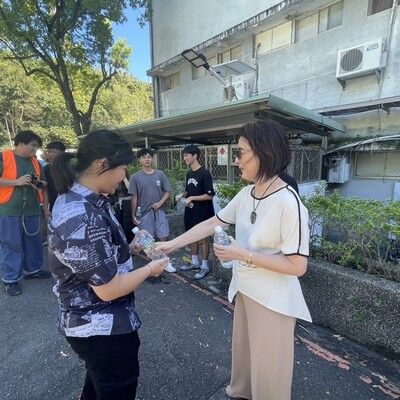 實踐大學舉辦「國家防災日地震避難掩護演練」圖片